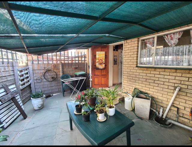 3 BEDROOM APARTMENT FOR SALE IN RUSTENBURG CENTRAL
